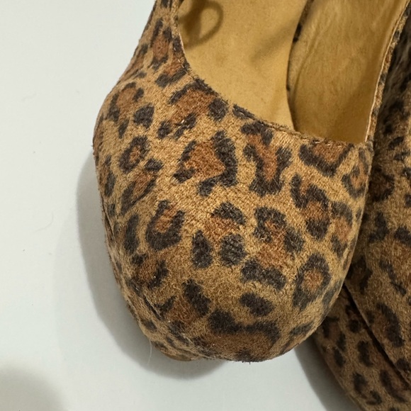 Leopard wedge heels for sale! - Picture 2 of 5